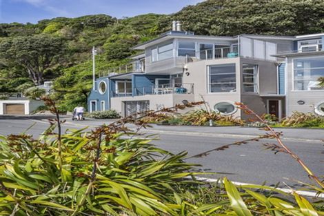Photo of property in 363u2 Karaka Bay Road, Karaka Bays, Wellington, 6022