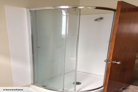 Photo of property in 2/142 Rongotai Road, Kilbirnie, Wellington, 6022