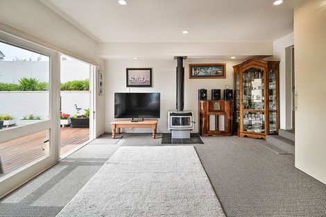 Photo of property in 11b Awarua Crescent, Havelock North, 4130