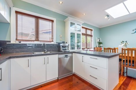 Photo of property in 1 Saint Ronans Avenue, Waterloo, Lower Hutt, 5011