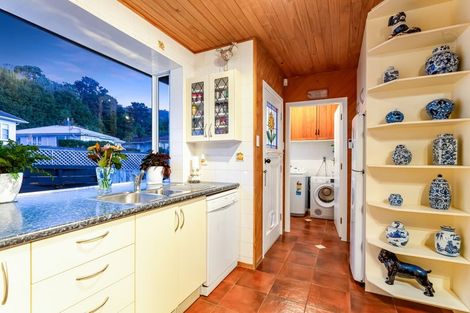 Photo of property in 3 Glen Alice Grove, Naenae, Lower Hutt, 5011