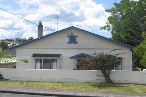 Photo of property in 1/3 Corunna Road, Milford, Auckland, 0620