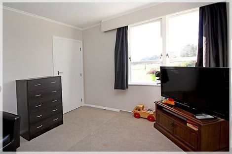Photo of property in 132 Takapu Road, Manakau, Levin, 5573