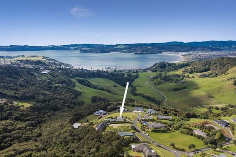 Photo of property in 4 Tironui Place, Whitianga, 3510