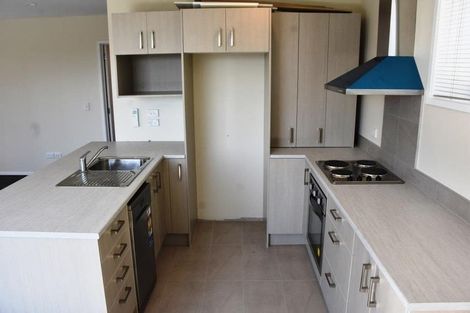 Photo of property in 1/2 Grenadine Place, Unsworth Heights, Auckland, 0632