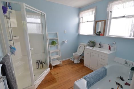 Photo of property in 105 Bond Crescent, Forrest Hill, Auckland, 0620