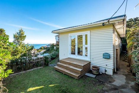 Photo of property in 142 Severn Street, Island Bay, Wellington, 6023