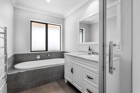 Photo of property in 128 Bibiana Street, Aidanfield, Christchurch, 8025