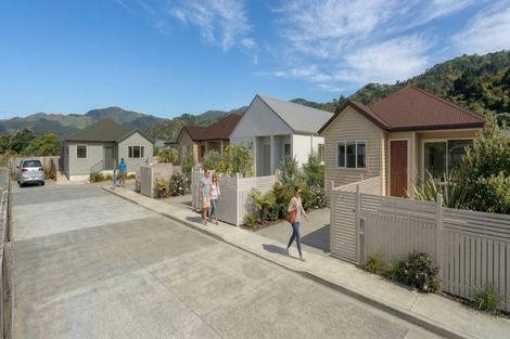 Photo of property in 4/5 Westminster Road, Wainuiomata, Lower Hutt, 5014