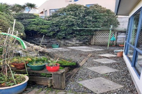 Photo of property in 8 Forbes Lane, Newlands, Wellington, 6037