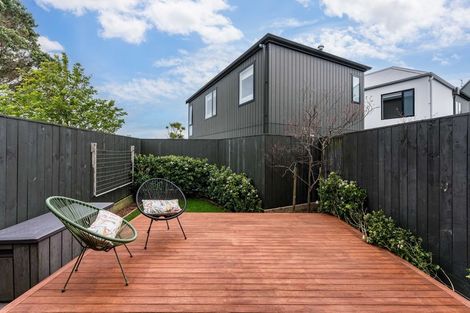 Photo of property in 5/6 Oswald Crescent, Paparangi, Wellington, 6037