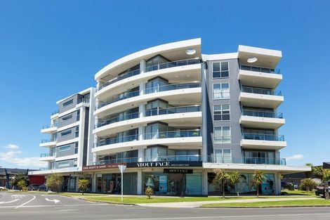 Photo of property in Bella Vista, 2d/84 Gunner Drive, Te Atatu Peninsula, Auckland, 0610