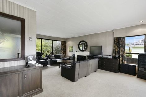 Photo of property in 14 Lees Grove, Wainuiomata, Lower Hutt, 5014