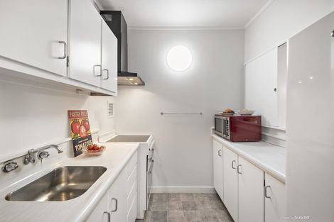 Photo of property in Hobson Court Flats, 33/70u Hobson Street, Thorndon, Wellington, 6011