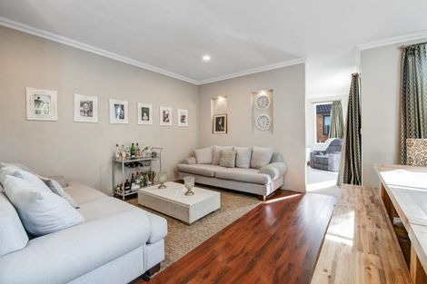 Photo of property in 12 Tekapo Rise, Fairview Heights, Auckland, 0632