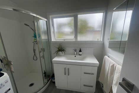 Photo of property in 2/27 Roberts Road, Te Atatu South, Auckland, 0610