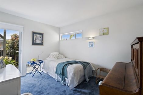Photo of property in 14a Holiday Road, Stanmore Bay, Whangaparaoa, 0932