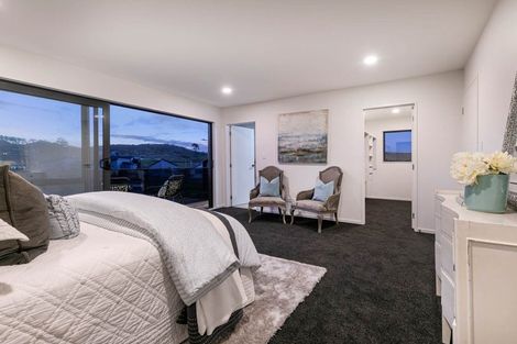 Photo of property in 2 Paparahi Place, Wainui, 0992