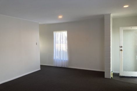Photo of property in 105f2 Apu Crescent, Lyall Bay, Wellington, 6022
