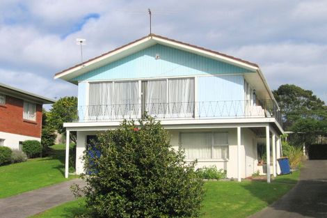 Photo of property in 8 Lilburn Crescent, Massey, Auckland, 0614