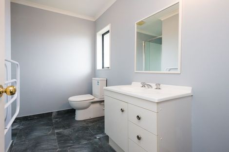 Photo of property in 148 Hillcrest Drive, Kelvin Grove, Palmerston North, 4414