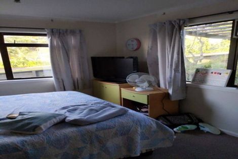 Photo of property in 6 Longwood Place, Forrest Hill, Auckland, 0620