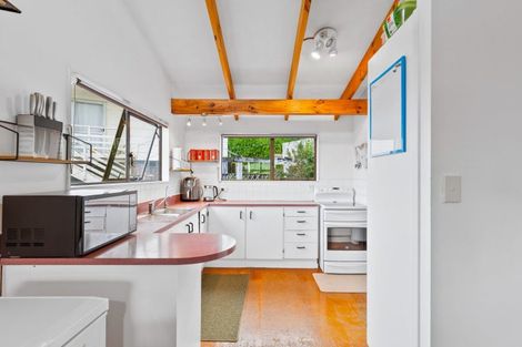 Photo of property in 13 Frosses Place, Massey, Auckland, 0614