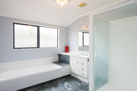 Photo of property in 148 Hillcrest Drive, Kelvin Grove, Palmerston North, 4414