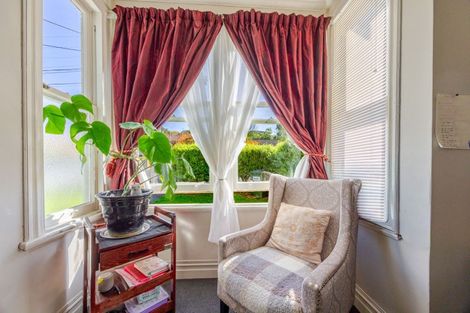 Photo of property in 53 Waverley Street, Waipawa, 4210