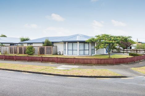 Photo of property in 148 Hillcrest Drive, Kelvin Grove, Palmerston North, 4414