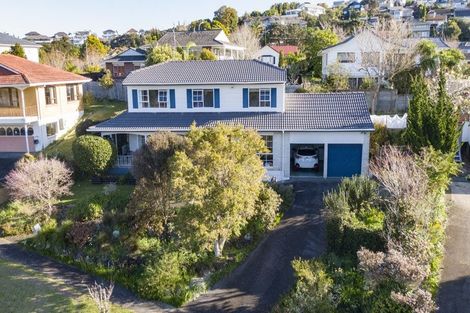 Photo of property in 6 Mosman Place, Chatswood, Auckland, 0626