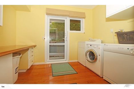 Photo of property in 24 Holt Avenue, Torbay, Auckland, 0630