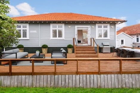 Photo of property in 1 Cochrane Road, Hobsonville, Auckland, 0616