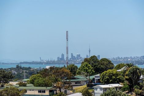 Photo of property in 112 Lincoln Park Avenue, Massey, Auckland, 0614