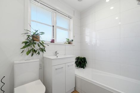 Photo of property in 6 Paddington Street, Northcote, Christchurch, 8052