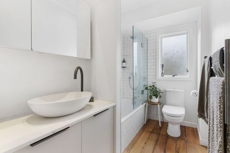 Photo of property in 1/5 Aorangi Place, Birkenhead, Auckland, 0626