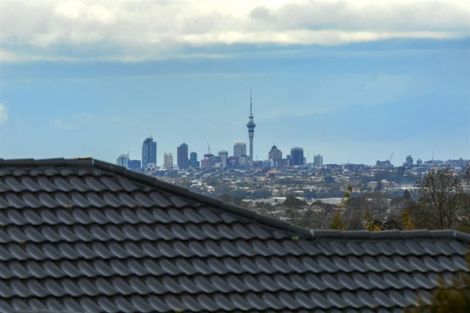 Photo of property in 45 Fleetwood Drive, Henderson, Auckland, 0612