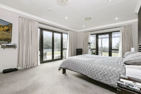 Photo of property in 35 Holdens Road, Henderson, Auckland, 0612