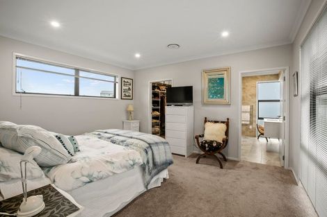 Photo of property in 10 Francis Douglas Drive, Westown, New Plymouth, 4310