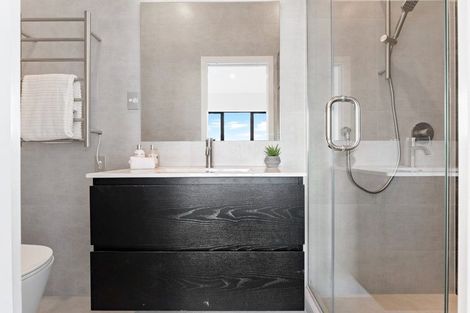 Photo of property in 122 Archibald Road, Kelston, Auckland, 0602