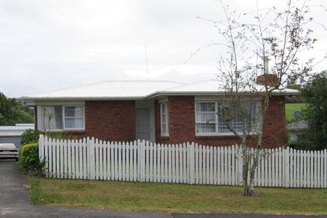 Photo of property in 20 Kirby Street, Glendene, Auckland, 0602