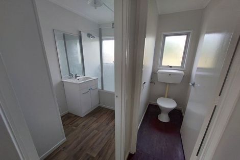 Photo of property in 2/90 Kenderdine Road, Papatoetoe, Auckland, 2025
