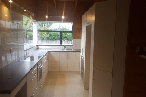 Photo of property in 24a Holiday Road, Stanmore Bay, Whangaparaoa, 0932