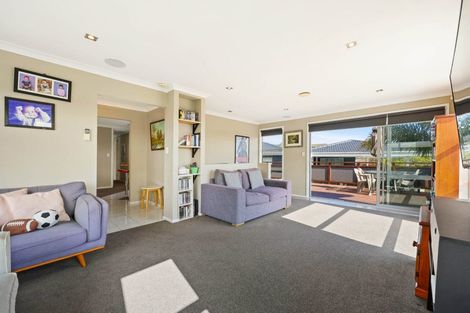 Photo of property in 18 Majesty Place, Half Moon Bay, Auckland, 2012