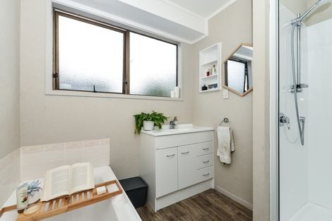 Photo of property in 45 Lachlan Drive, Dinsdale, Hamilton, 3204