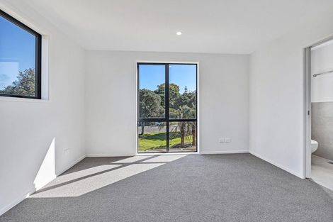 Photo of property in 11a Kelburn Lane, Mangere, Auckland, 2022