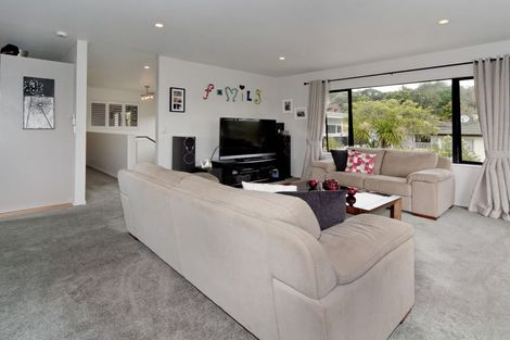 Photo of property in 30a Derwent Crescent, Titirangi, Auckland, 0604