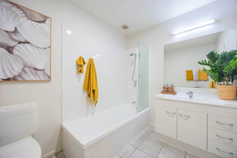 Photo of property in Casa Bella, 9/427 Albany Highway, Albany, Auckland, 0632