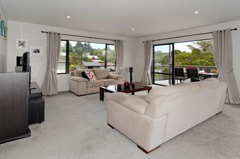 Photo of property in 30a Derwent Crescent, Titirangi, Auckland, 0604