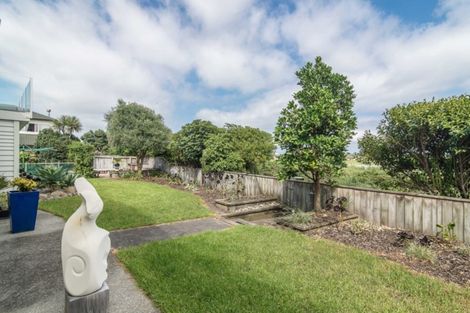 Photo of property in 9 Kotuku Drive, Paraparaumu Beach, Paraparaumu, 5032